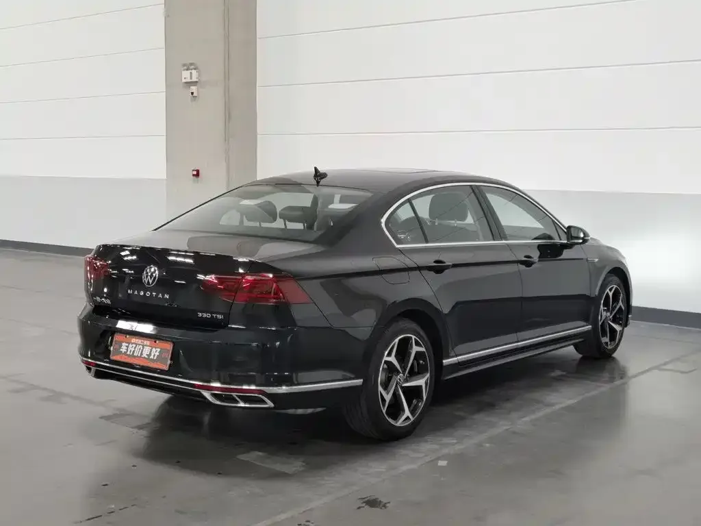 Volkswagen Magotan 2023 Model 2 Million Commemorative Edition 330TSI DSG Luxury — Фото автомобиля 2