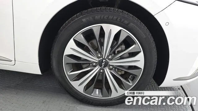 Kia K8 Signature — Фото автомобиля 4