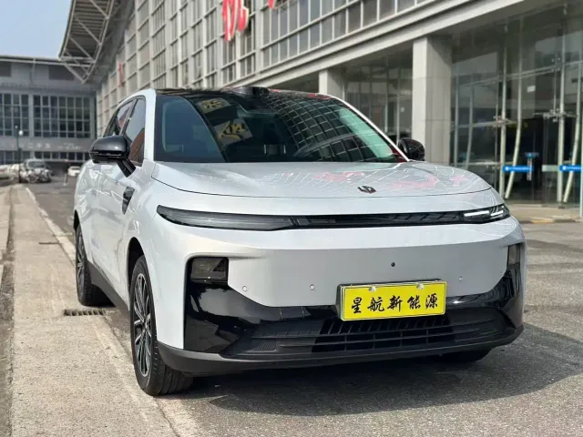 Leapmotor B10 — Фото автомобиля 3