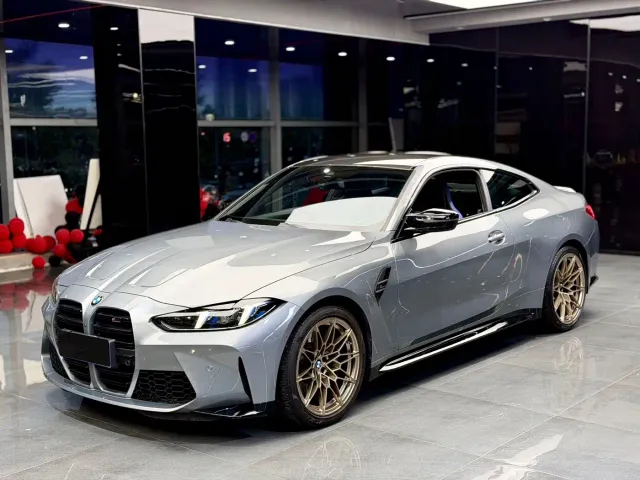 Фотография автомобиля — BMW M4