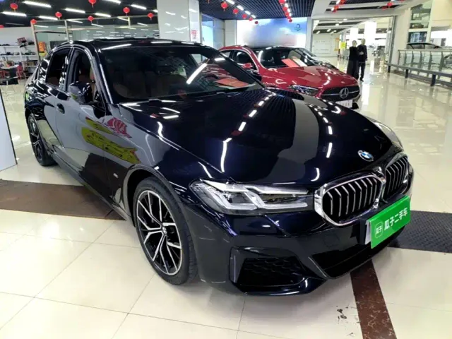 BMW 5 Series — Фото автомобиля 3
