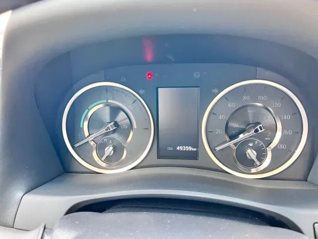 Toyota Alphard — Фото автомобиля 4