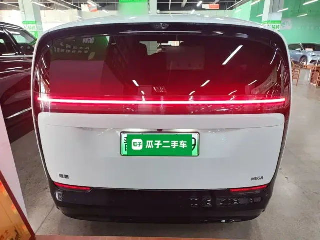 Li Auto MEGA — Фото автомобиля 5