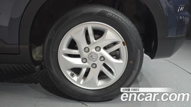 Hyundai Venue — Фото автомобиля 20