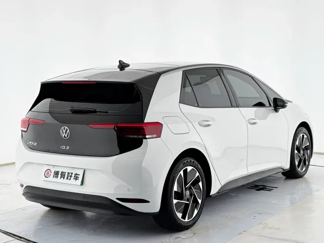 Volkswagen ID.3 — Фото автомобиля 13