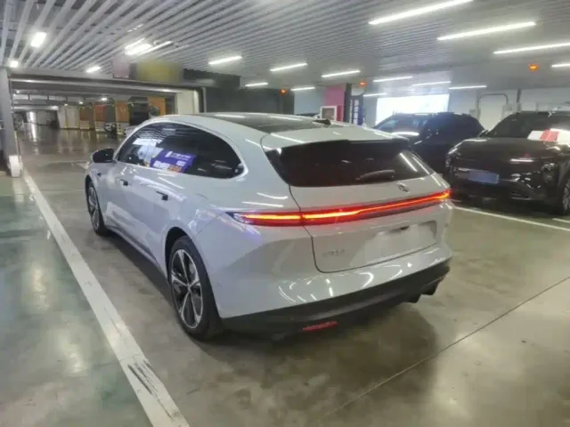 Nio ET5 Touring — Фото автомобиля 4
