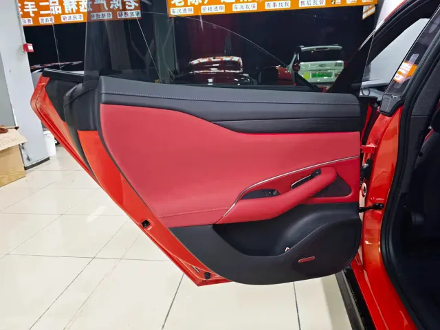 Xiaomi SU7 — Фото автомобиля 11