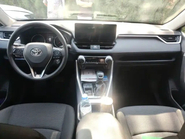 Toyota RAV4 — Фото автомобиля 5