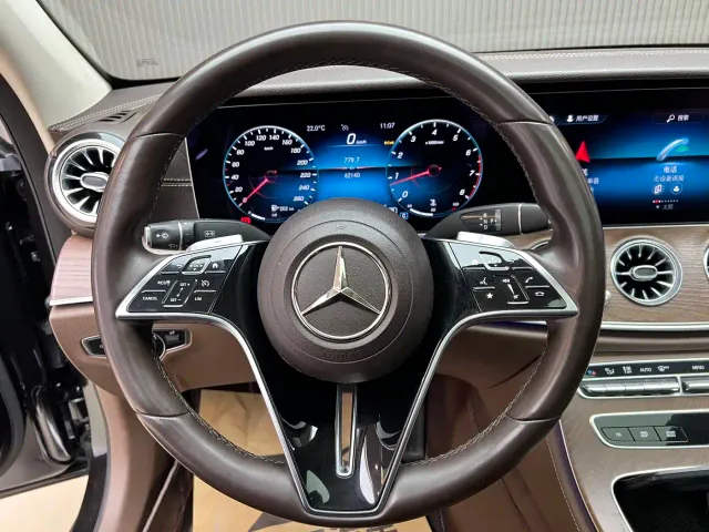 Mercedes-Benz E-Class — Фото автомобиля 15