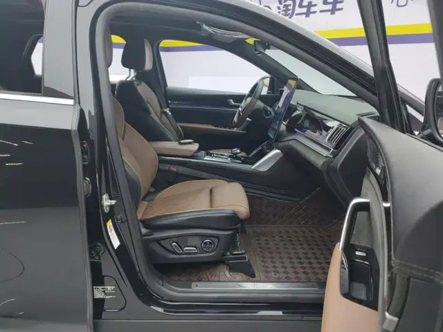BYD Tang — Фото автомобиля 8