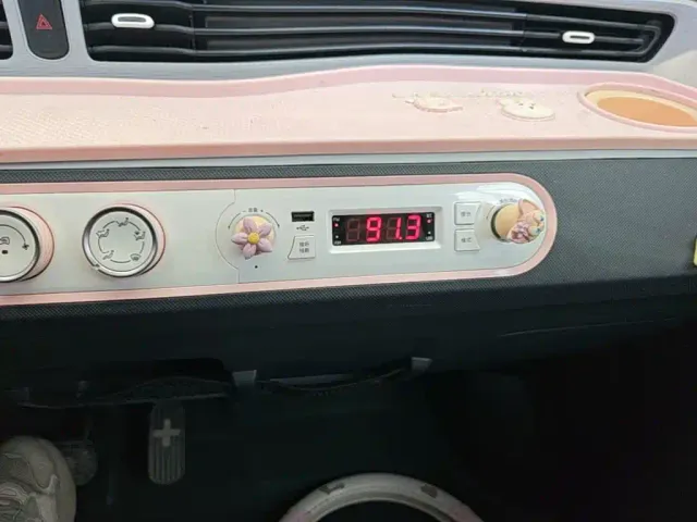 Wuling Hongguang Mini EV — Фото автомобиля 12