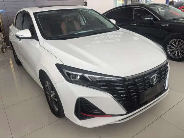 Changan Eado — Фото автомобиля 3