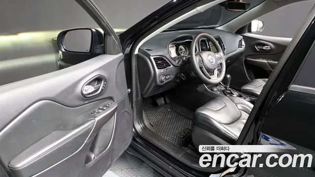 Jeep Cherokee Cherokee(KL) — Фото автомобиля 16