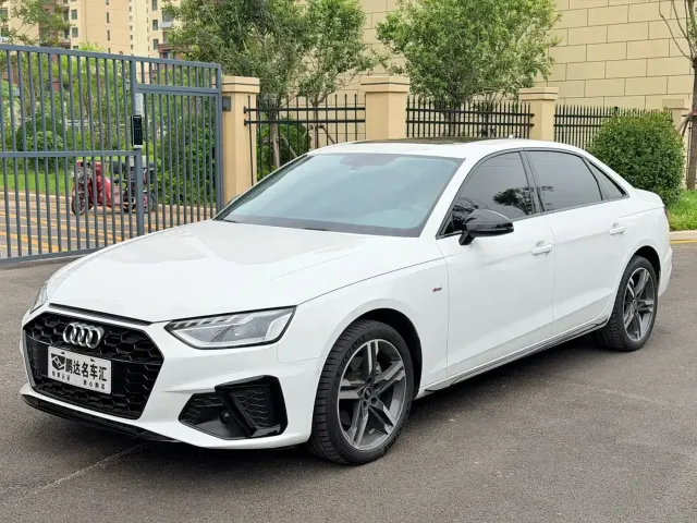 Фотография автомобиля — Audi A4L