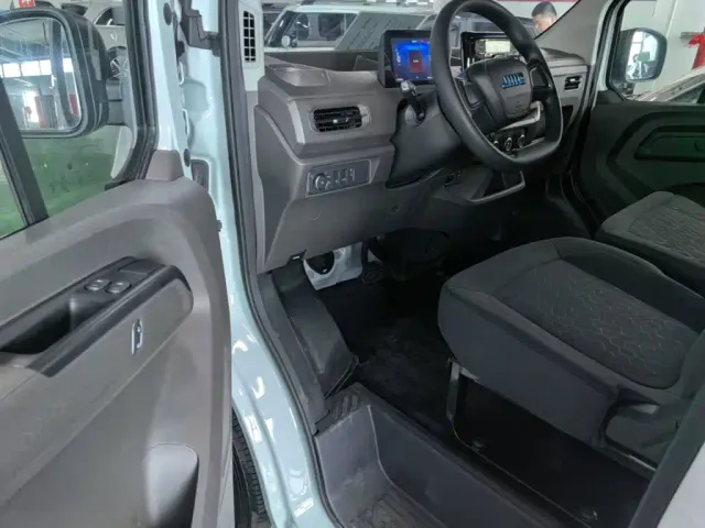 JMC E-Fushun — Фото автомобиля 15