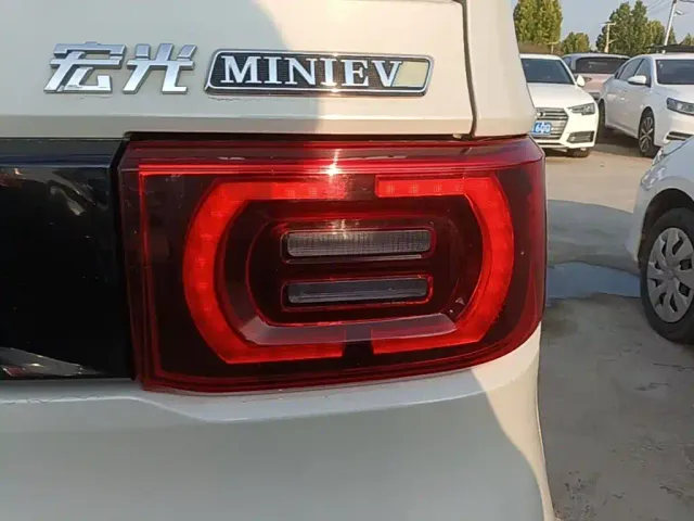 Wuling Hongguang Mini EV — Фото автомобиля 7