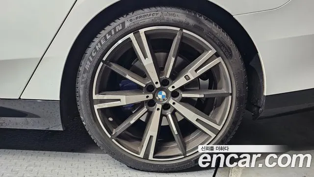 BMW 5-Series 5 серия (G60) 530i xDrive M Sport — Фото автомобиля 21