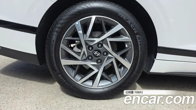 Hyundai Grandeur Grandeur (GN7) 2.5 Бензин 2WD — Фото автомобиля 4