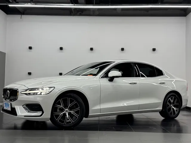 Фотография автомобиля — Volvo S60