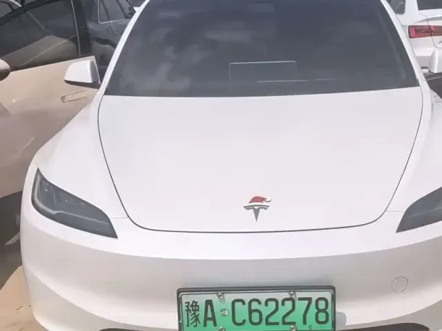 Tesla Model 3 — Фото автомобиля 2