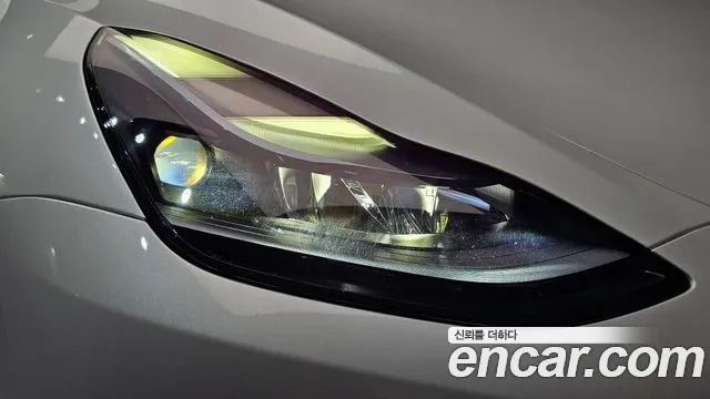 Tesla Model Y — Фото автомобиля 22