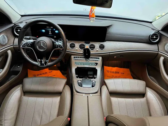 Mercedes-Benz E-Class — Фото автомобиля 7