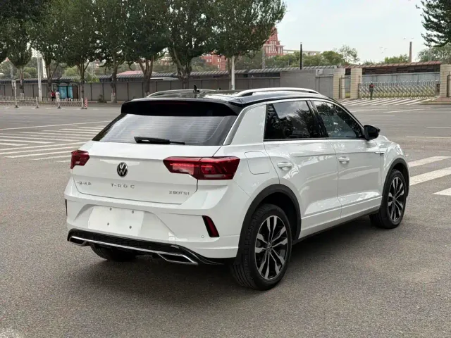 Volkswagen T-Roc — Фото автомобиля 4