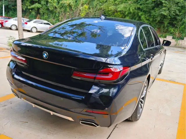 BMW 5 Series — Фото автомобиля 4