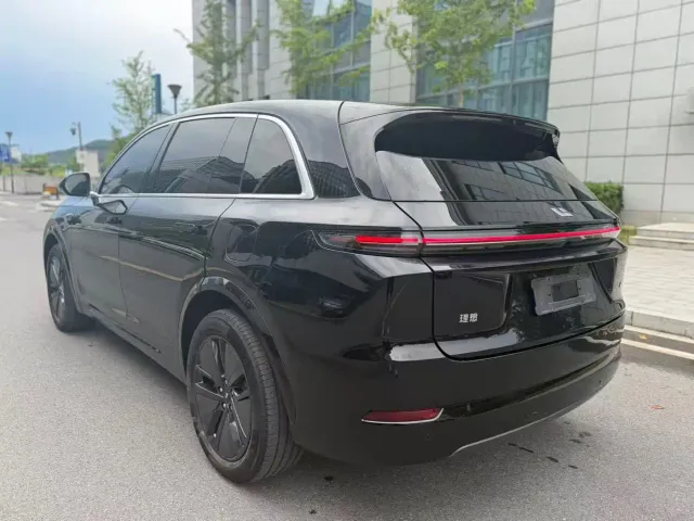 Li Auto L7 — Фото автомобиля 6