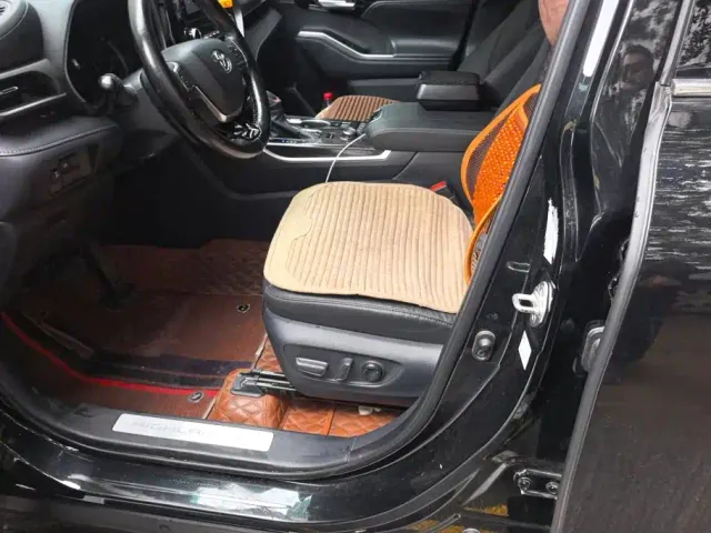 Toyota Highlander — Фото автомобиля 9