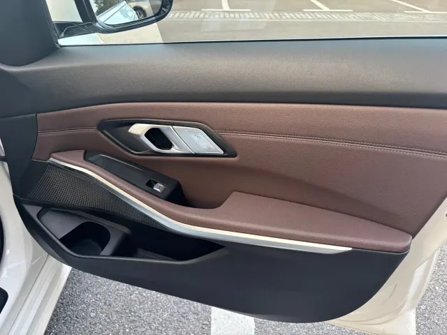 BMW 3 Series — Фото автомобиля 11
