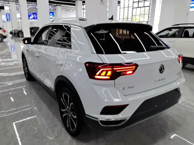 Volkswagen T-Roc — Фото автомобиля 4