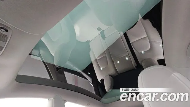 Tesla Model Y — Фото автомобиля 16