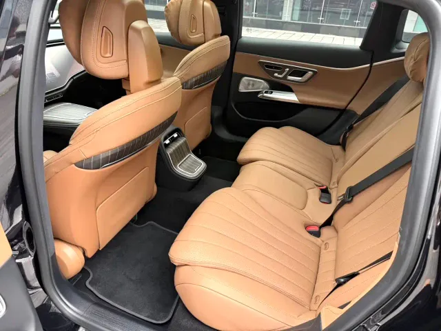 Mercedes-Benz E-Class — Фото автомобиля 5