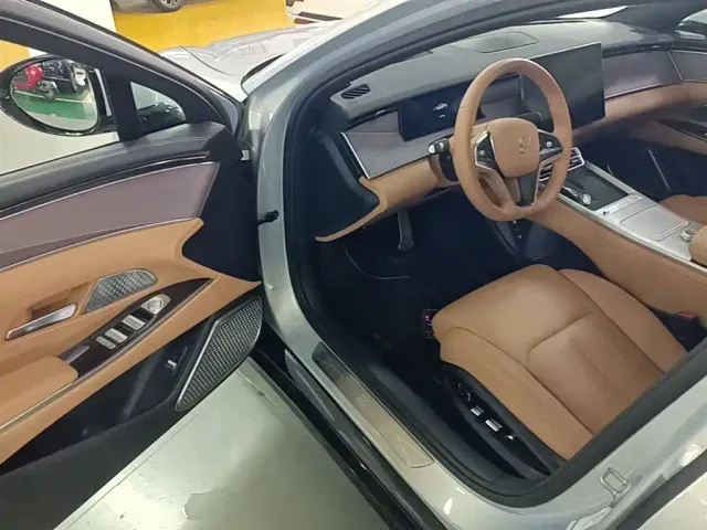 BYD Han L — Фото автомобиля 15