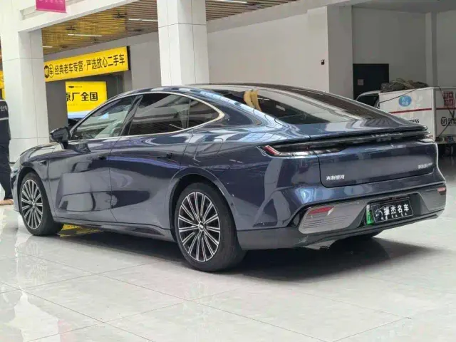 Geely Galaxy Xingyao 8 — Фото автомобиля 12