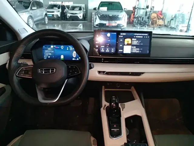 Geely Emgrand L — Фото автомобиля 9