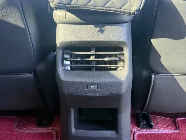 Wuling Jiachen — Фото автомобиля 16