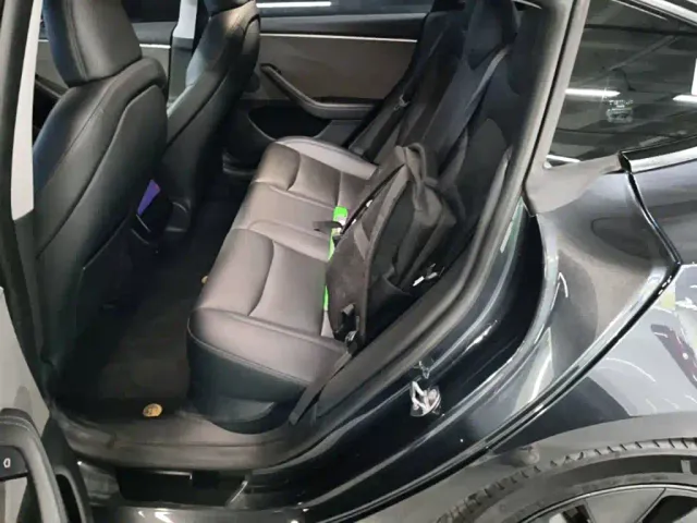 Tesla Model 3 — Фото автомобиля 16