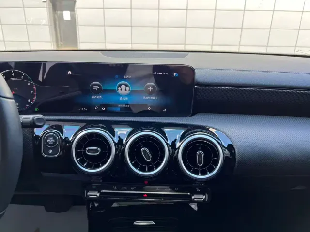 Mercedes-Benz A-Class — Фото автомобиля 12