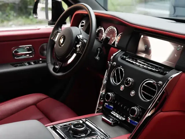 Rolls-Royce Cullinan — Фото автомобиля 10