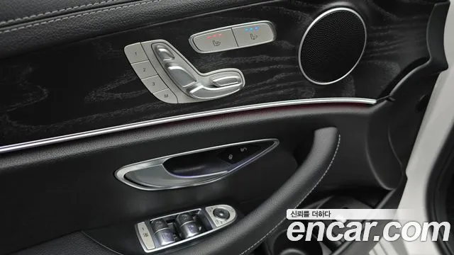 Mercedes-Benz E-Class — Фото автомобиля 15