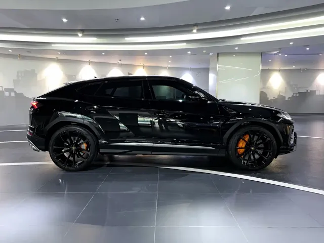 Lamborghini Urus — Фото автомобиля 7