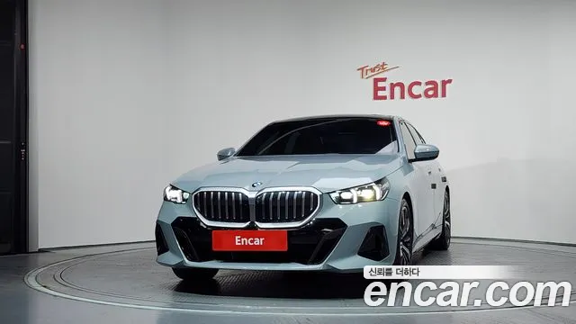 BMW 5-Series 5 серия (G60) 530i xDrive M Sport — Фото автомобиля 3
