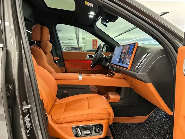 Li Auto L8 — Фото автомобиля 12