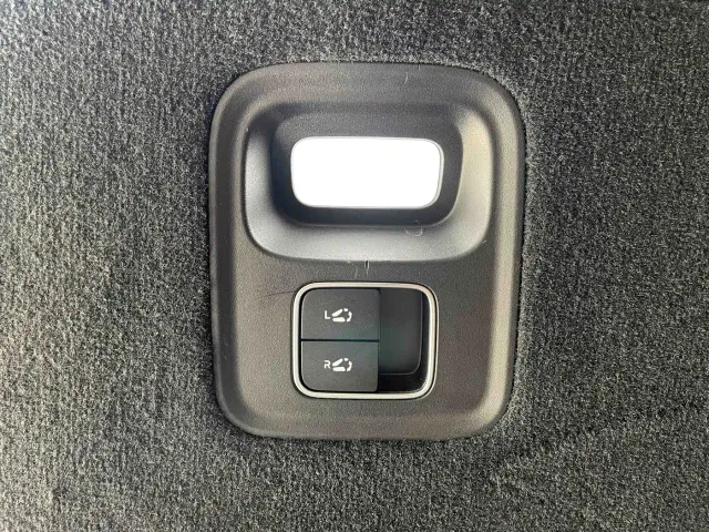 Li Auto L8 — Фото автомобиля 12