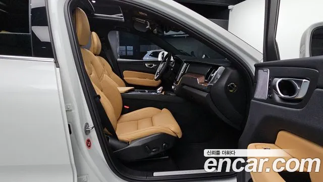 Volvo XC60 2nd Gen — Фото автомобиля 16