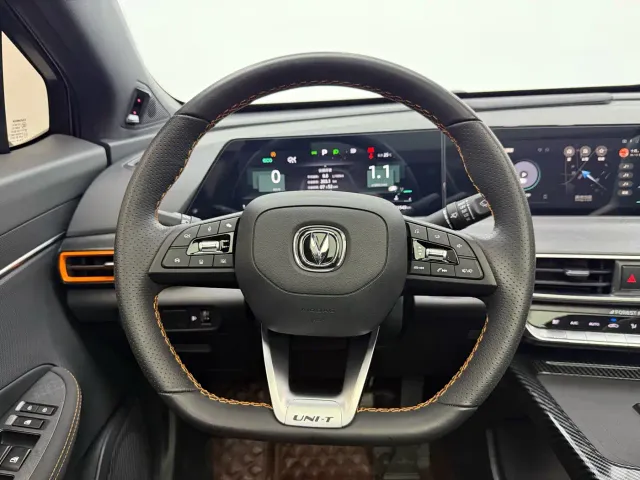 Changan UNI-T — Фото автомобиля 14