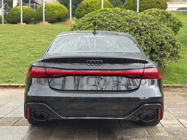 Audi A7L — Фото автомобиля 21