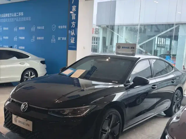 Volkswagen Passat — Фото автомобиля 2